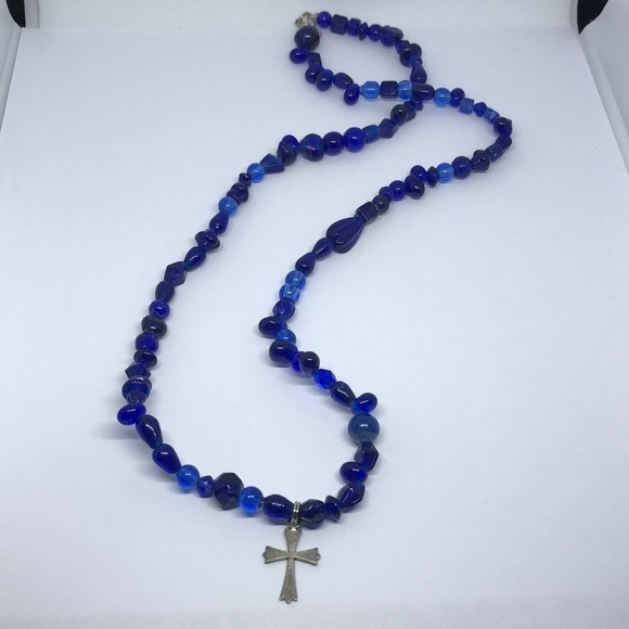 VINTAGE artisan cobalt blue art glass necklace with cross pendant - Picture 1 of 5